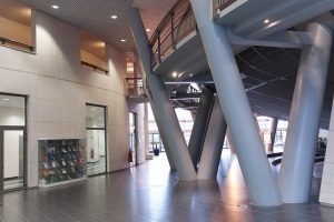 Université de Rouen : Les piliers de l'amphi 500